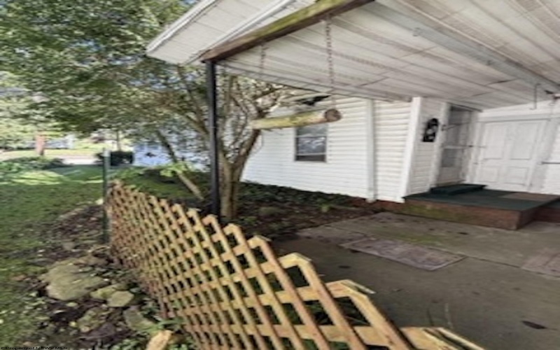 124 Main Avenue, Weston, West Virginia 26452-0001, 4 Bedroom Bedrooms, 9 Room Rooms,2 BathroomBathrooms,Single Family Detached,For Sale,Main,0,10167098