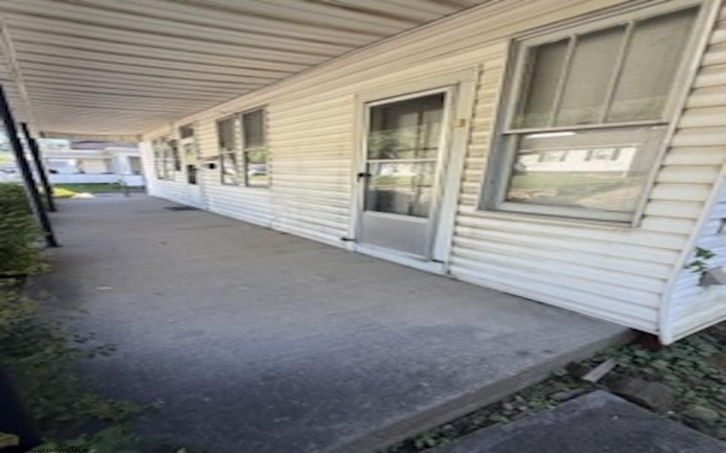 124 Main Avenue, Weston, West Virginia 26452-0001, 4 Bedroom Bedrooms, 9 Room Rooms,2 BathroomBathrooms,Single Family Detached,For Sale,Main,0,10167098