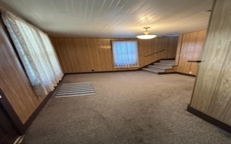 124 Main Avenue, Weston, West Virginia 26452-0001, 4 Bedroom Bedrooms, 9 Room Rooms,2 BathroomBathrooms,Single Family Detached,For Sale,Main,0,10167098