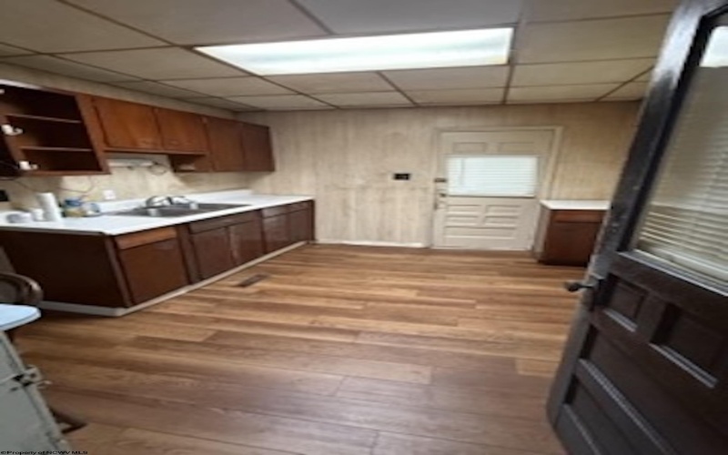 124 Main Avenue, Weston, West Virginia 26452-0001, 4 Bedroom Bedrooms, 9 Room Rooms,2 BathroomBathrooms,Single Family Detached,For Sale,Main,0,10167098