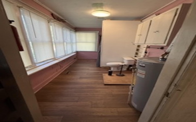 124 Main Avenue, Weston, West Virginia 26452-0001, 4 Bedroom Bedrooms, 9 Room Rooms,2 BathroomBathrooms,Single Family Detached,For Sale,Main,0,10167098