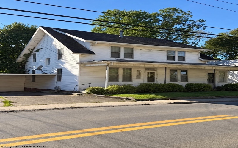 124 Main Avenue, Weston, West Virginia 26452-0001, 4 Bedroom Bedrooms, 9 Room Rooms,2 BathroomBathrooms,Single Family Detached,For Sale,Main,0,10167098