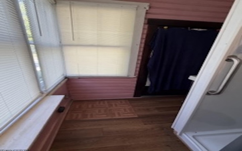 124 Main Avenue, Weston, West Virginia 26452-0001, 4 Bedroom Bedrooms, 9 Room Rooms,2 BathroomBathrooms,Single Family Detached,For Sale,Main,0,10167098