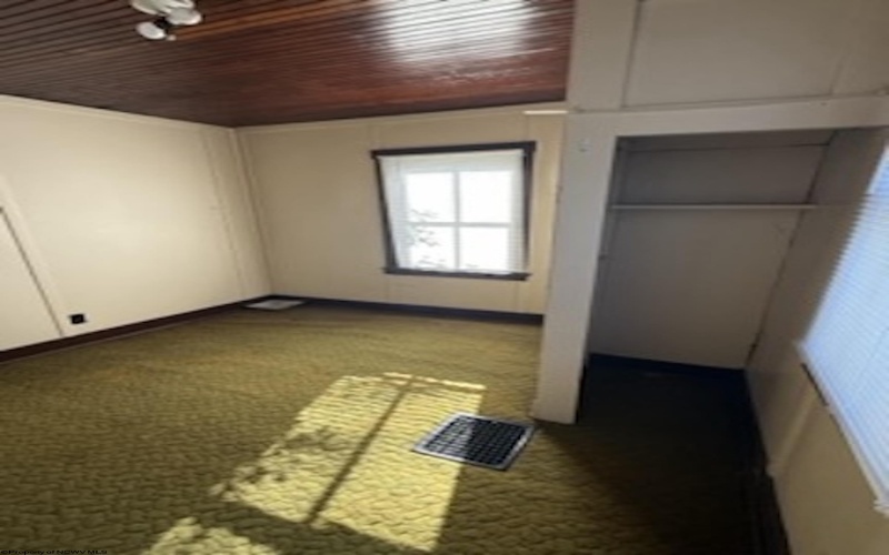 124 Main Avenue, Weston, West Virginia 26452-0001, 4 Bedroom Bedrooms, 9 Room Rooms,2 BathroomBathrooms,Single Family Detached,For Sale,Main,0,10167098
