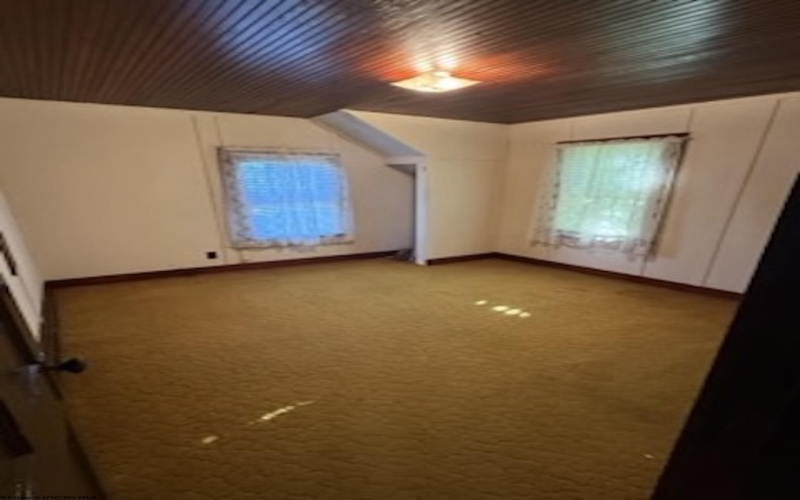 124 Main Avenue, Weston, West Virginia 26452-0001, 4 Bedroom Bedrooms, 9 Room Rooms,2 BathroomBathrooms,Single Family Detached,For Sale,Main,0,10167098