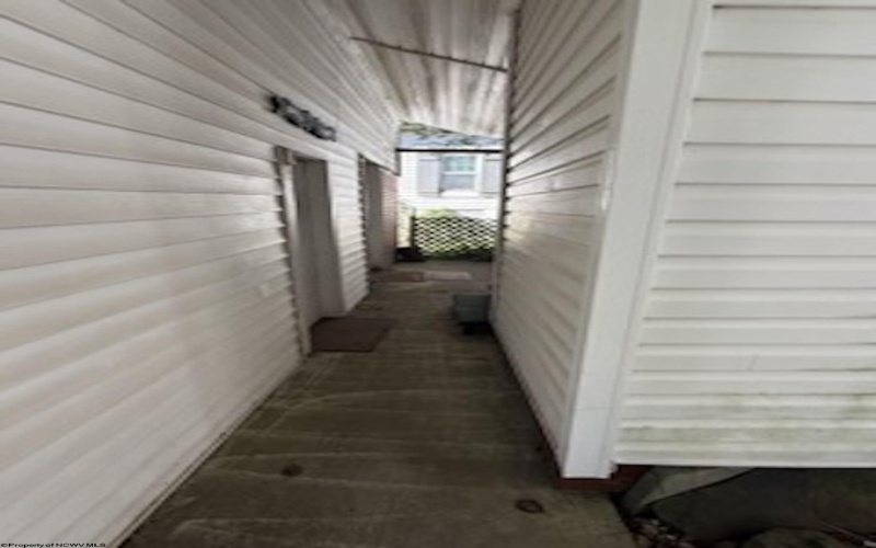 124 Main Avenue, Weston, West Virginia 26452-0001, 4 Bedroom Bedrooms, 9 Room Rooms,2 BathroomBathrooms,Single Family Detached,For Sale,Main,0,10167098