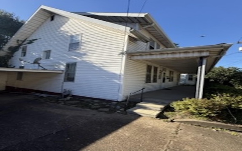 124 Main Avenue, Weston, West Virginia 26452-0001, 4 Bedroom Bedrooms, 9 Room Rooms,2 BathroomBathrooms,Single Family Detached,For Sale,Main,0,10167098