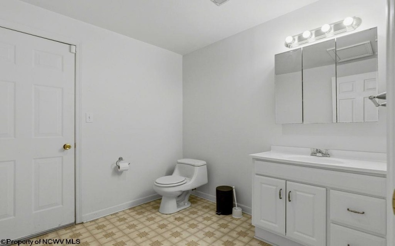 828 Bishop Drive, Morgantown, West Virginia 26505, 3 Bedroom Bedrooms, 8 Room Rooms,2 BathroomBathrooms,Single Family Detached,For Sale,Bishop,0,10167096