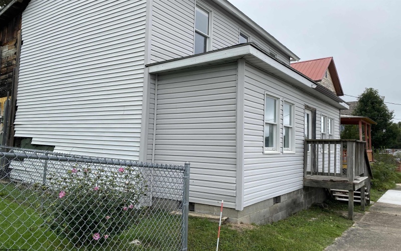 676 Henry Avenue, Davis, West Virginia 26260, 3 Bedroom Bedrooms, 6 Room Rooms,2 BathroomBathrooms,Single Family Detached,For Sale,Henry,0,10167097