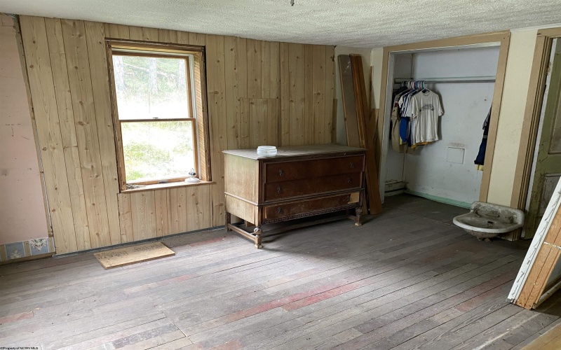 676 Henry Avenue, Davis, West Virginia 26260, 3 Bedroom Bedrooms, 6 Room Rooms,2 BathroomBathrooms,Single Family Detached,For Sale,Henry,0,10167097