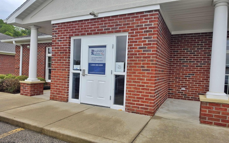 527 Main Street, Bridgeport, West Virginia 26330, 0 , 0 ,0,Commercial (lease),For Rent,Main,0,10167119
