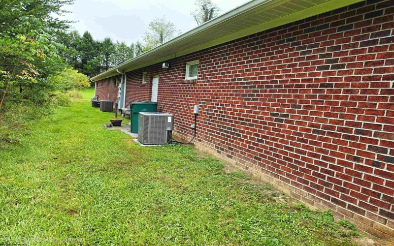 527 Main Street, Bridgeport, West Virginia 26330, 0 , 0 ,0,Commercial (lease),For Rent,Main,0,10167119