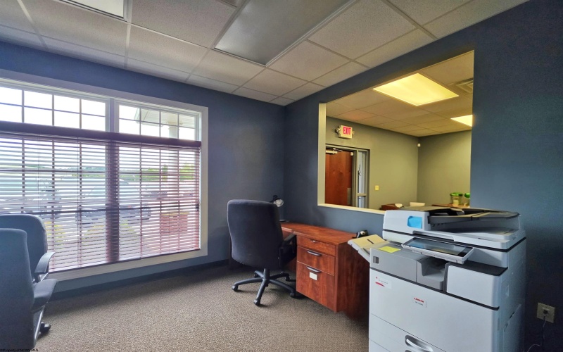 527 Main Street, Bridgeport, West Virginia 26330, 0 , 0 ,0,Commercial (lease),For Rent,Main,0,10167119