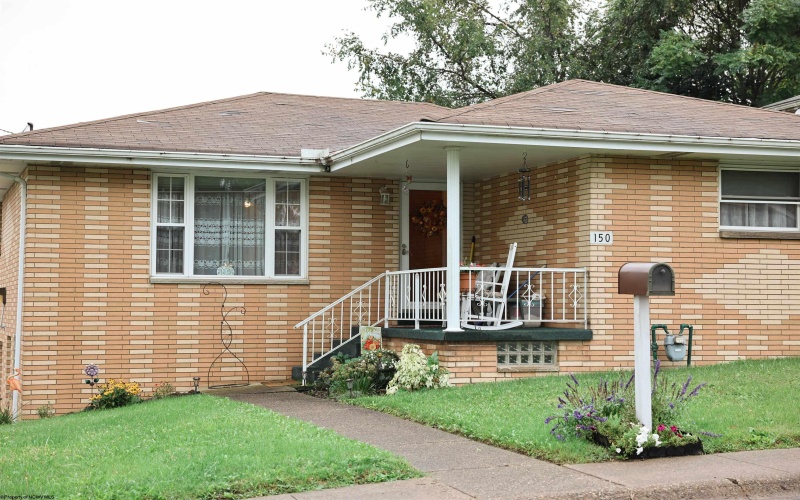 150 20th Street, Weirton, West Virginia 26062, 3 Bedroom Bedrooms, 5 Room Rooms,2 BathroomBathrooms,Single Family Detached,For Sale,20th,0,10167122