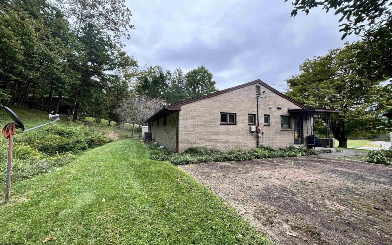 717 Maple Avenue, Philippi, West Virginia 26416, 3 Bedroom Bedrooms, 5 Room Rooms,1 BathroomBathrooms,Single Family Detached,For Sale,Maple,0,10167121