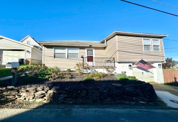 620 Collins Avenue, Clarksburg, West Virginia 26301, 2 Bedroom Bedrooms, 5 Room Rooms,1 BathroomBathrooms,Single Family Detached,For Sale,Collins,0,10167120