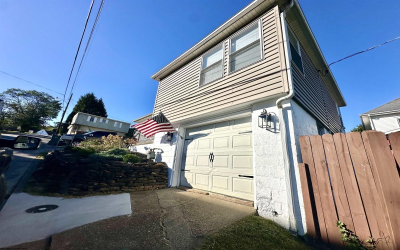 620 Collins Avenue, Clarksburg, West Virginia 26301, 2 Bedroom Bedrooms, 5 Room Rooms,1 BathroomBathrooms,Single Family Detached,For Sale,Collins,0,10167120