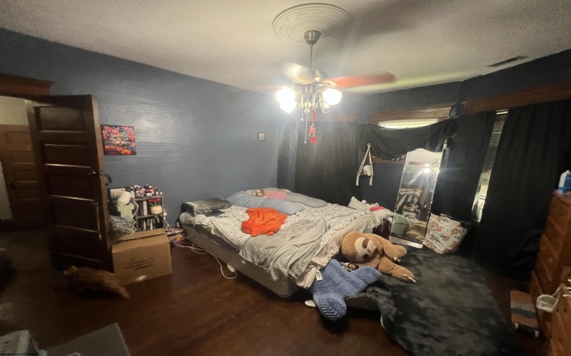 1309 West Virginia Avenue, Clarksburg, West Virginia 26301, 4 Bedroom Bedrooms, 11 Room Rooms,2 BathroomBathrooms,Single Family Detached,For Sale,West Virginia,0,10167115