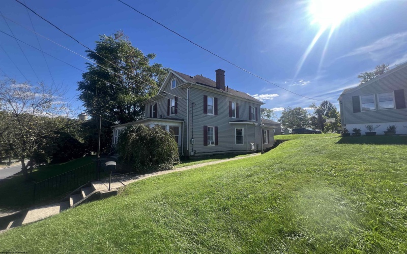 1309 West Virginia Avenue, Clarksburg, West Virginia 26301, 4 Bedroom Bedrooms, 11 Room Rooms,2 BathroomBathrooms,Single Family Detached,For Sale,West Virginia,0,10167115