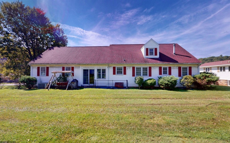 147 REDWOOD Street, Grafton, West Virginia 26354, 4 Bedroom Bedrooms, 10 Room Rooms,2 BathroomBathrooms,Single Family Detached,For Sale,REDWOOD,0,10167129