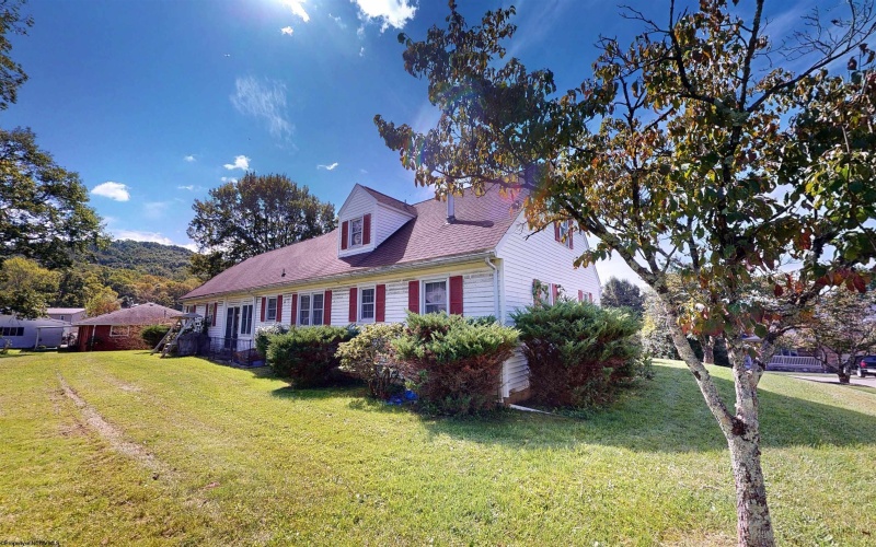 147 REDWOOD Street, Grafton, West Virginia 26354, 4 Bedroom Bedrooms, 10 Room Rooms,2 BathroomBathrooms,Single Family Detached,For Sale,REDWOOD,0,10167129