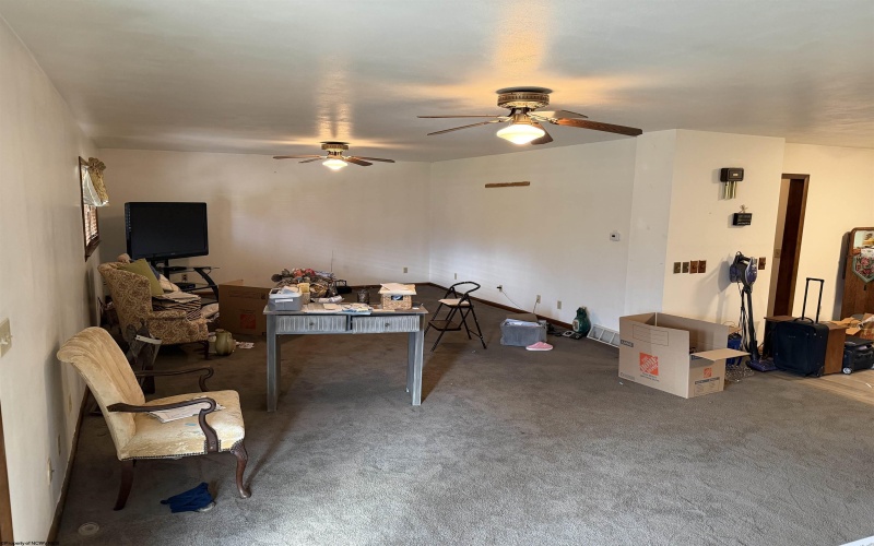 306 Naomi Street, Fairmont, West Virginia 26554, 5 Bedroom Bedrooms, 9 Room Rooms,2 BathroomBathrooms,Single Family Detached,For Sale,Naomi,0,10167128
