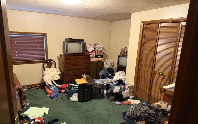 306 Naomi Street, Fairmont, West Virginia 26554, 5 Bedroom Bedrooms, 9 Room Rooms,2 BathroomBathrooms,Single Family Detached,For Sale,Naomi,0,10167128