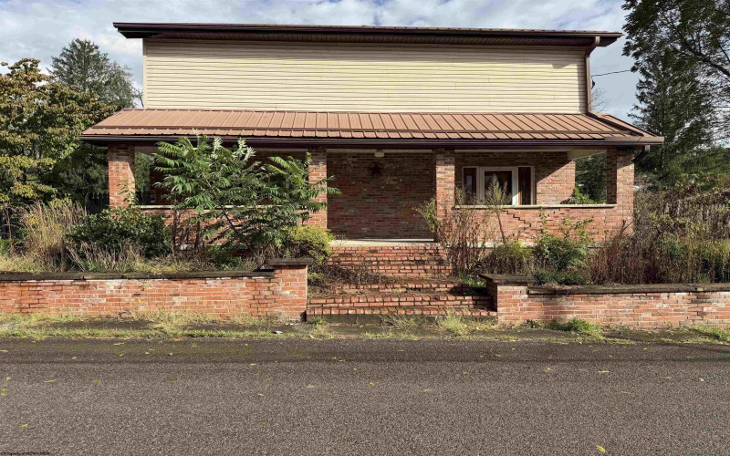 306 Naomi Street, Fairmont, West Virginia 26554, 5 Bedroom Bedrooms, 9 Room Rooms,2 BathroomBathrooms,Single Family Detached,For Sale,Naomi,0,10167128