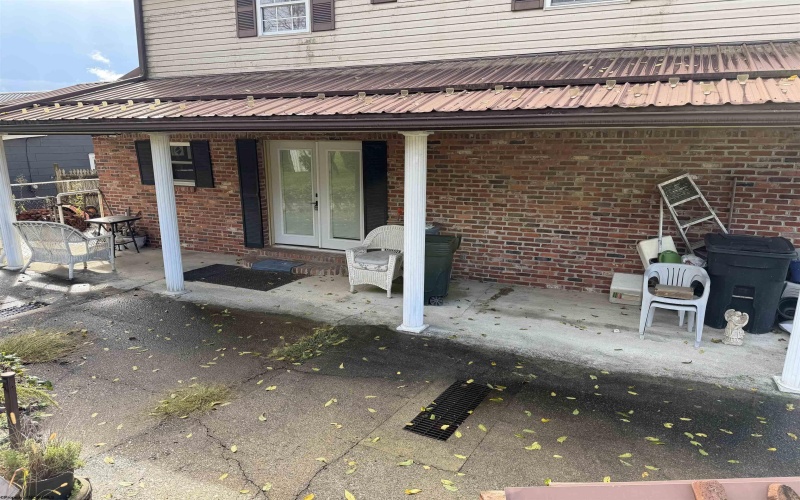 306 Naomi Street, Fairmont, West Virginia 26554, 5 Bedroom Bedrooms, 9 Room Rooms,2 BathroomBathrooms,Single Family Detached,For Sale,Naomi,0,10167128
