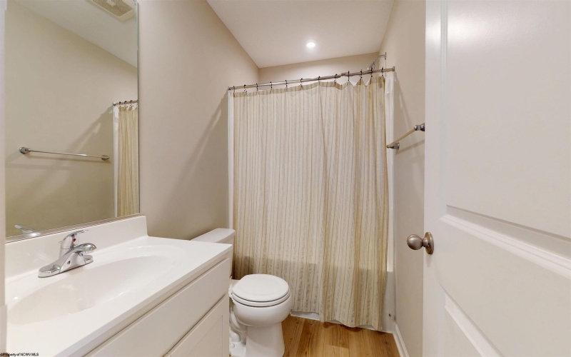 60 Dover Court, Bridgeport, West Virginia 26330, 3 Bedroom Bedrooms, 5 Room Rooms,2 BathroomBathrooms,Single Family Attached,For Sale,Dover,0,10167131