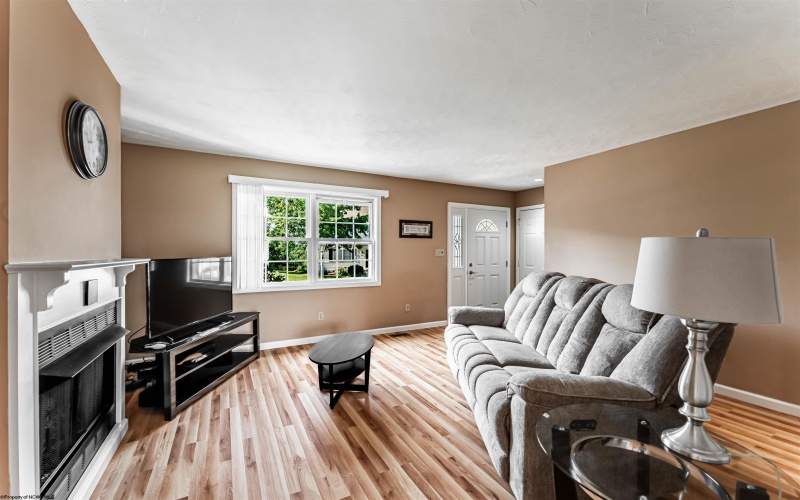 4018 Pinehurst Drive, Morgantown, West Virginia 26505, 2 Bedroom Bedrooms, 5 Room Rooms,2 BathroomBathrooms,Single Family Attached,For Sale,Pinehurst,0,10167136