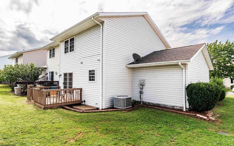 4018 Pinehurst Drive, Morgantown, West Virginia 26505, 2 Bedroom Bedrooms, 5 Room Rooms,2 BathroomBathrooms,Single Family Attached,For Sale,Pinehurst,0,10167136
