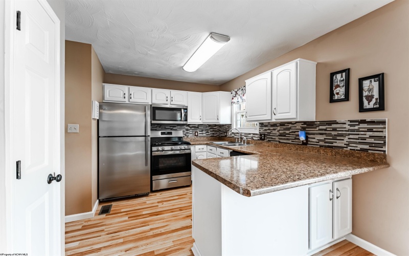 4018 Pinehurst Drive, Morgantown, West Virginia 26505, 2 Bedroom Bedrooms, 5 Room Rooms,2 BathroomBathrooms,Single Family Attached,For Sale,Pinehurst,0,10167136