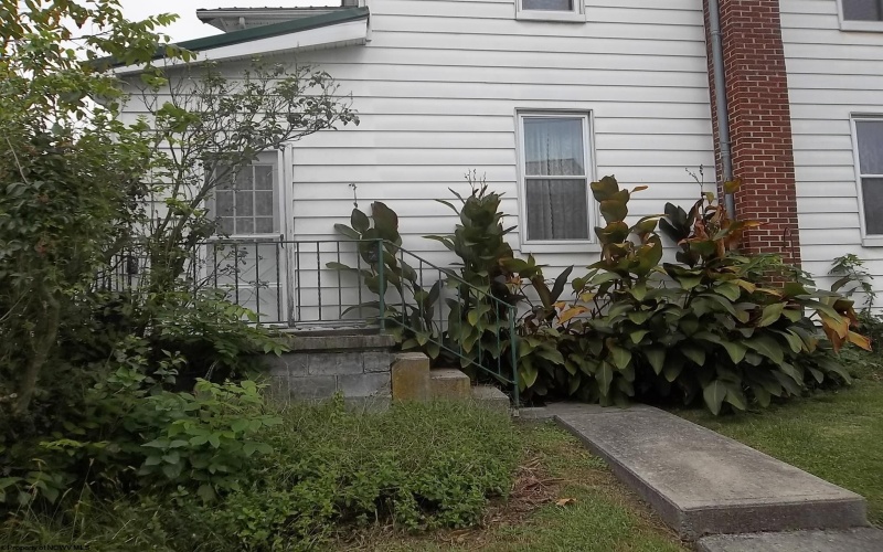 120 Davis Street, Elkins, West Virginia 26241, 4 Bedroom Bedrooms, 9 Room Rooms,1 BathroomBathrooms,Single Family Detached,For Sale,Davis,0,10167133