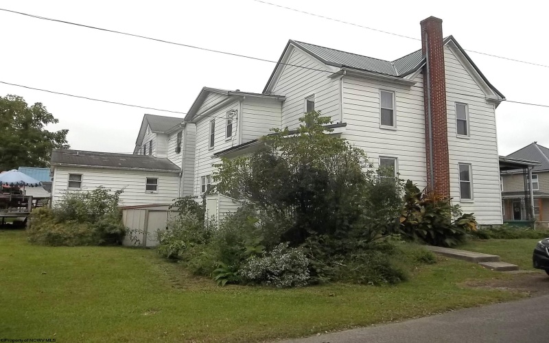 120 Davis Street, Elkins, West Virginia 26241, 4 Bedroom Bedrooms, 9 Room Rooms,1 BathroomBathrooms,Single Family Detached,For Sale,Davis,0,10167133