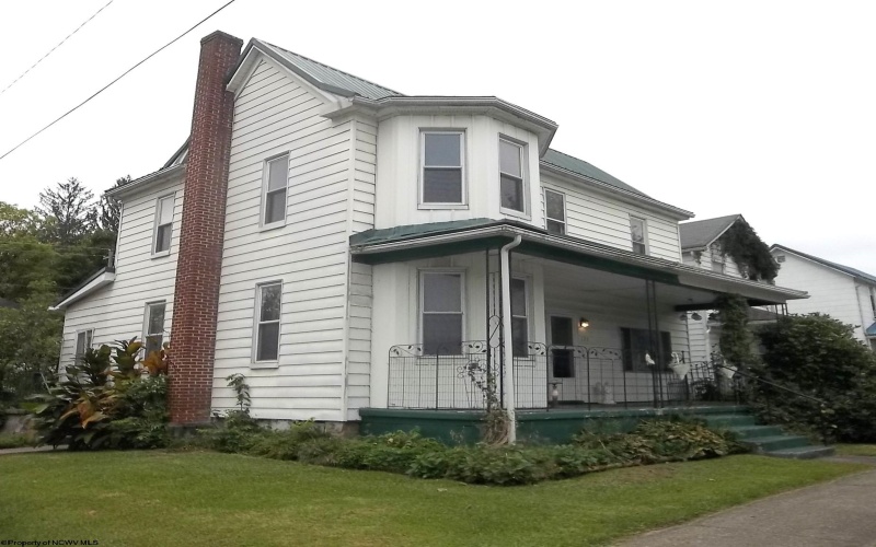 120 Davis Street, Elkins, West Virginia 26241, 4 Bedroom Bedrooms, 9 Room Rooms,1 BathroomBathrooms,Single Family Detached,For Sale,Davis,0,10167133