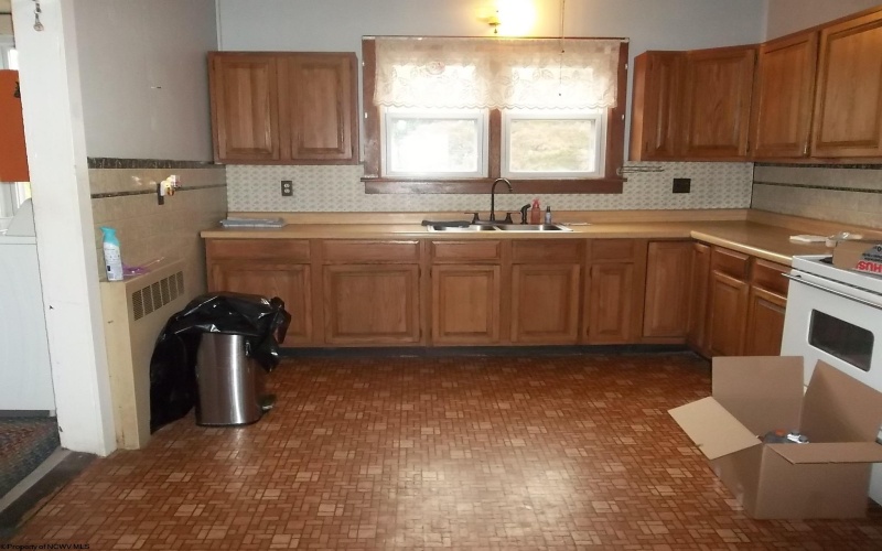 120 Davis Street, Elkins, West Virginia 26241, 4 Bedroom Bedrooms, 9 Room Rooms,1 BathroomBathrooms,Single Family Detached,For Sale,Davis,0,10167133