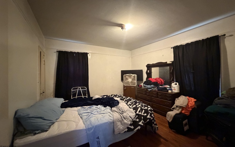 115 McGary Avenue, Weston, West Virginia 26452, 1 Bedroom Bedrooms, 5 Room Rooms,1 BathroomBathrooms,Single Family Detached,For Sale,McGary,0,10167134