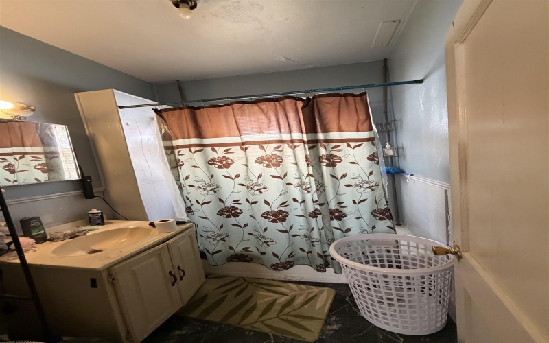 115 McGary Avenue, Weston, West Virginia 26452, 1 Bedroom Bedrooms, 5 Room Rooms,1 BathroomBathrooms,Single Family Detached,For Sale,McGary,0,10167134