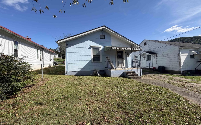 115 McGary Avenue, Weston, West Virginia 26452, 1 Bedroom Bedrooms, 5 Room Rooms,1 BathroomBathrooms,Single Family Detached,For Sale,McGary,0,10167134