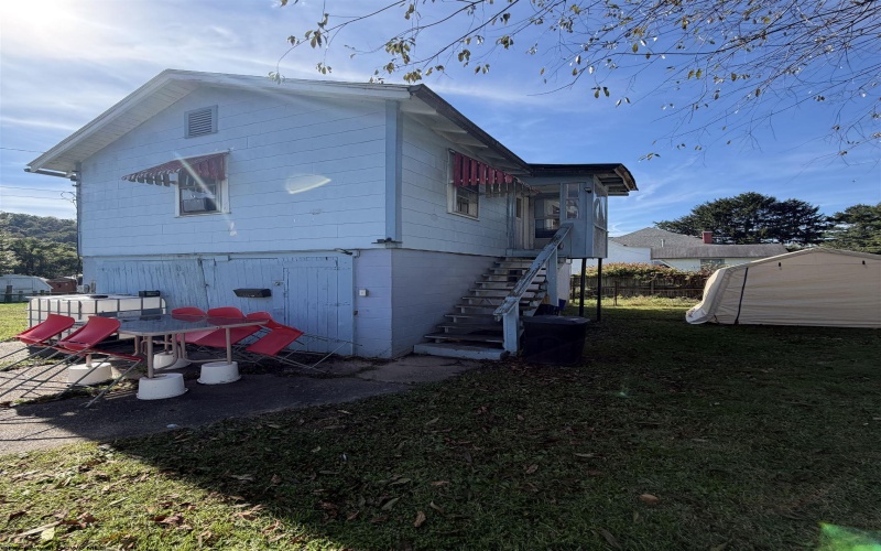 115 McGary Avenue, Weston, West Virginia 26452, 1 Bedroom Bedrooms, 5 Room Rooms,1 BathroomBathrooms,Single Family Detached,For Sale,McGary,0,10167134