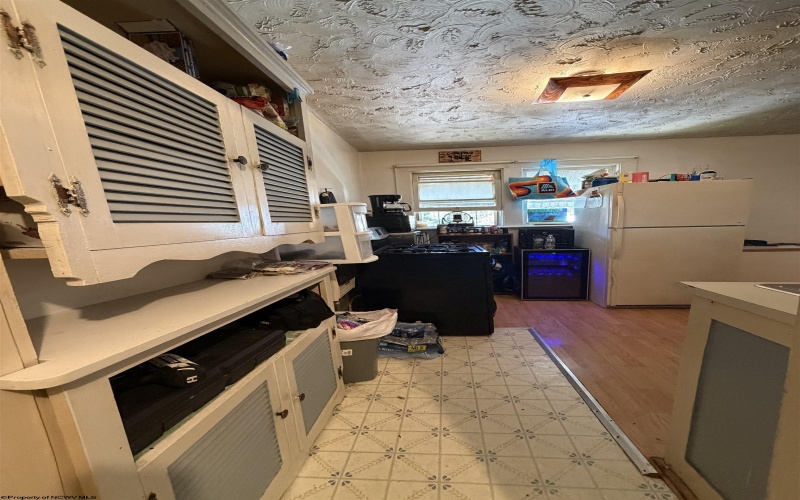 115 McGary Avenue, Weston, West Virginia 26452, 1 Bedroom Bedrooms, 5 Room Rooms,1 BathroomBathrooms,Single Family Detached,For Sale,McGary,0,10167134