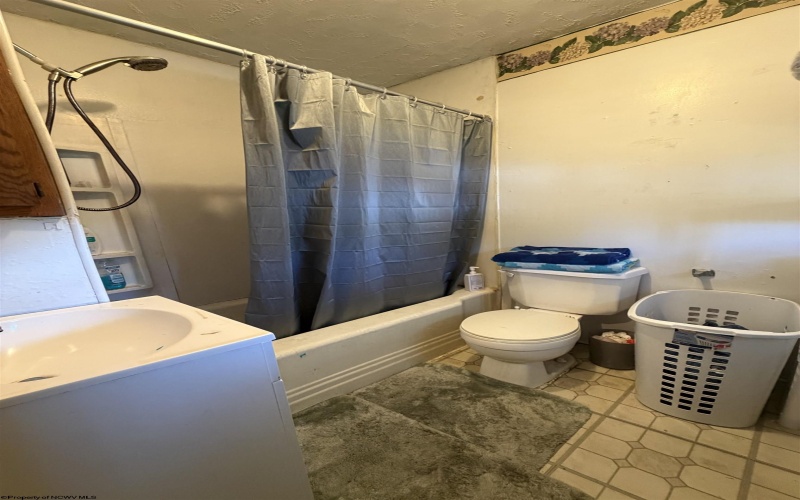 115 McGary Avenue, Weston, West Virginia 26452, 1 Bedroom Bedrooms, 5 Room Rooms,1 BathroomBathrooms,Single Family Detached,For Sale,McGary,0,10167134