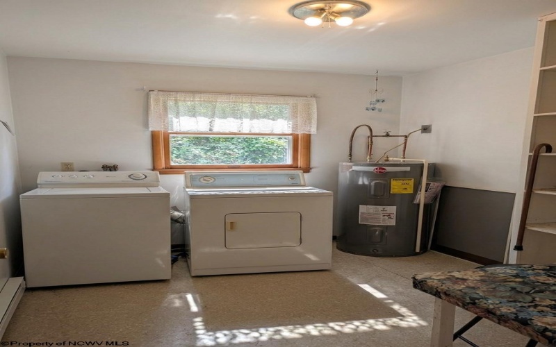 119 High Street, Shinnston, West Virginia 26431-1208, 1 Bedroom Bedrooms, 5 Room Rooms,1 BathroomBathrooms,Single Family Detached,For Sale,High,0,10167143