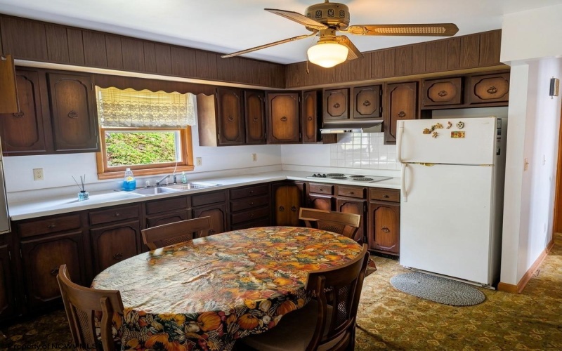 119 High Street, Shinnston, West Virginia 26431-1208, 1 Bedroom Bedrooms, 5 Room Rooms,1 BathroomBathrooms,Single Family Detached,For Sale,High,0,10167143