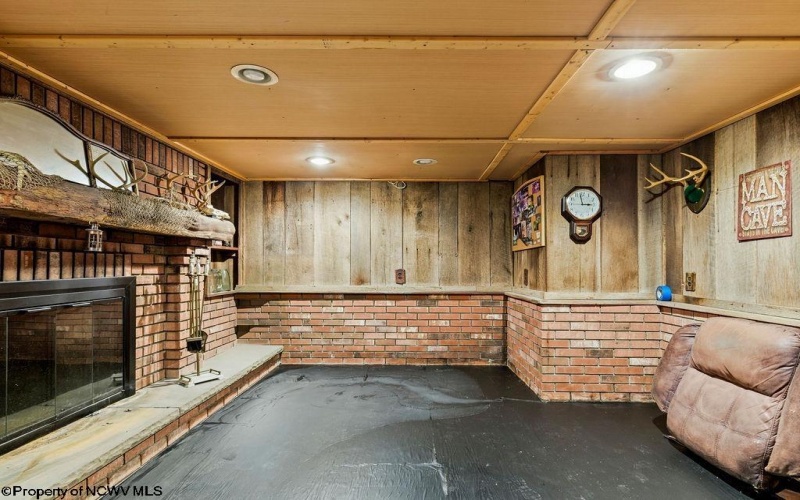 163 Sunburst Drive, Clarksburg, West Virginia 26301, 3 Bedroom Bedrooms, 7 Room Rooms,2 BathroomBathrooms,Single Family Detached,For Sale,Sunburst,0,10167147