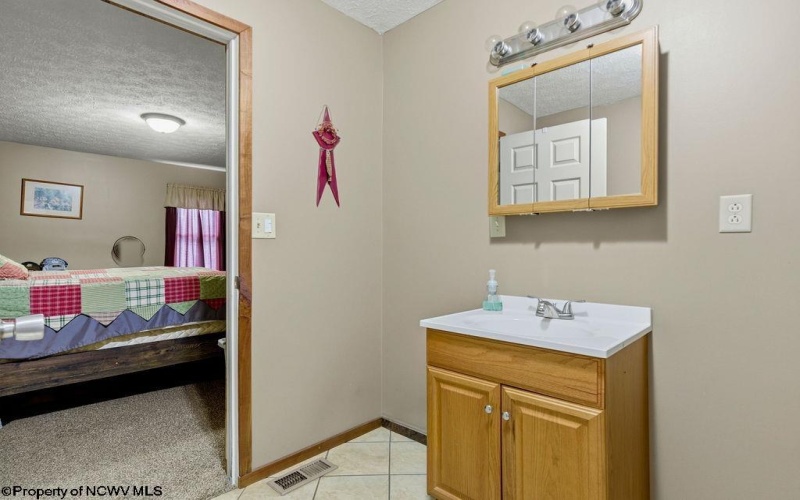 163 Sunburst Drive, Clarksburg, West Virginia 26301, 3 Bedroom Bedrooms, 7 Room Rooms,2 BathroomBathrooms,Single Family Detached,For Sale,Sunburst,0,10167147