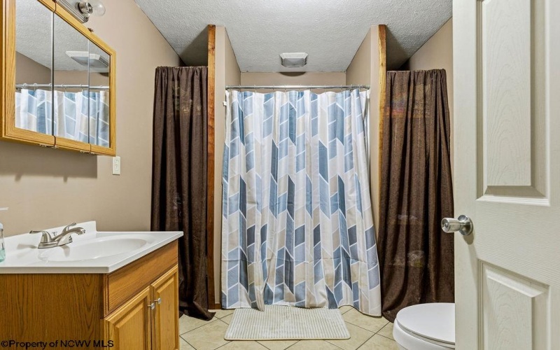 163 Sunburst Drive, Clarksburg, West Virginia 26301, 3 Bedroom Bedrooms, 7 Room Rooms,2 BathroomBathrooms,Single Family Detached,For Sale,Sunburst,0,10167147
