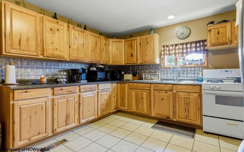 163 Sunburst Drive, Clarksburg, West Virginia 26301, 3 Bedroom Bedrooms, 7 Room Rooms,2 BathroomBathrooms,Single Family Detached,For Sale,Sunburst,0,10167147