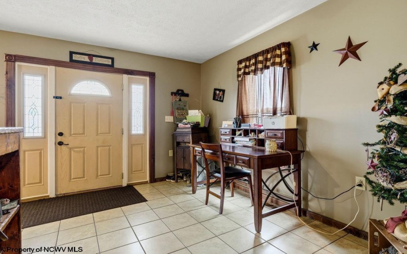 163 Sunburst Drive, Clarksburg, West Virginia 26301, 3 Bedroom Bedrooms, 7 Room Rooms,2 BathroomBathrooms,Single Family Detached,For Sale,Sunburst,0,10167147